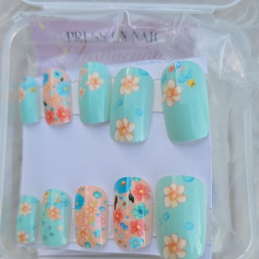 Handmade press on nails large green floral medium square